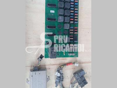 Carcasa y partes interiores de la cabina para Volvo A 30 D vendida por PRV Ricambi Srl