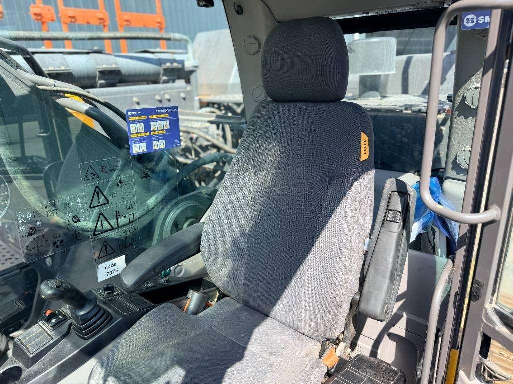 Volvo EC300E L Foto 13