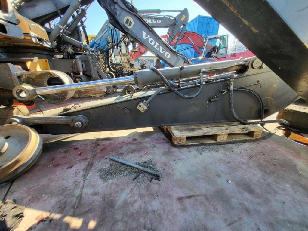 Volvo digging arm 14606868 for Volvo EC210B, EC210C, EC235C... Foto 7