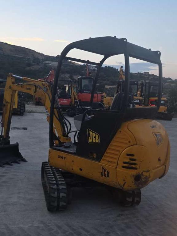 JCB 8017 Foto 4