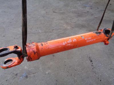 Cilndro de levantamiento para Fiat Hitachi W 170 vendida por PRV Ricambi Srl
