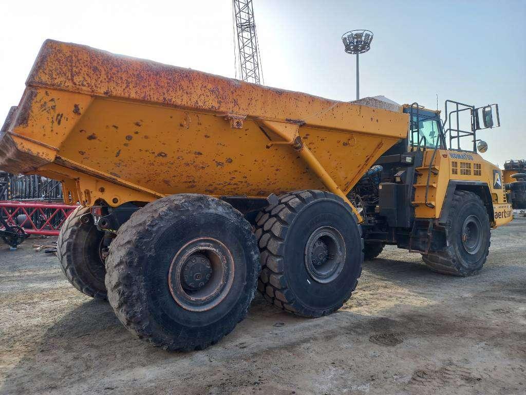 Komatsu HM400-3R (4 pcs available for sale in Abu Dhabi) Foto 6