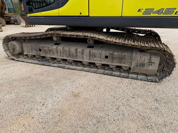 New Holland E245C Foto 14