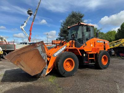 Doosan DL250.3 vendida por G.M. Service srl