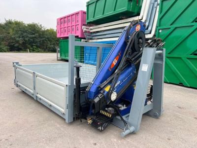 CONTAINER SCARRABILE NUOVO A PIANALE CON GRU vendida por Aurora Srl