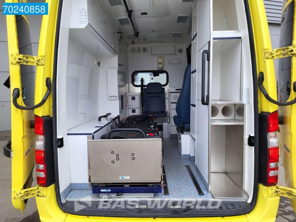 Mercedes Sprinter 319 CDI Automaat Euro6 Complete NL Ambulance Brancard Ziekenwagen Rettungswagen Krankenwag Foto 3