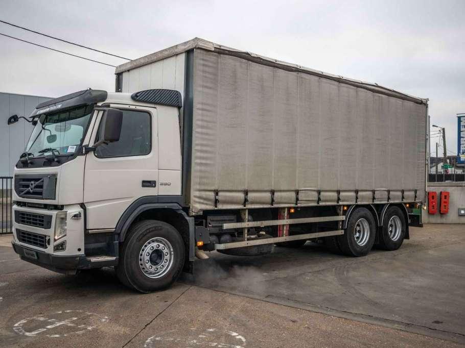 Volvo FM 330+10 pneus/tires-intarder Foto 1