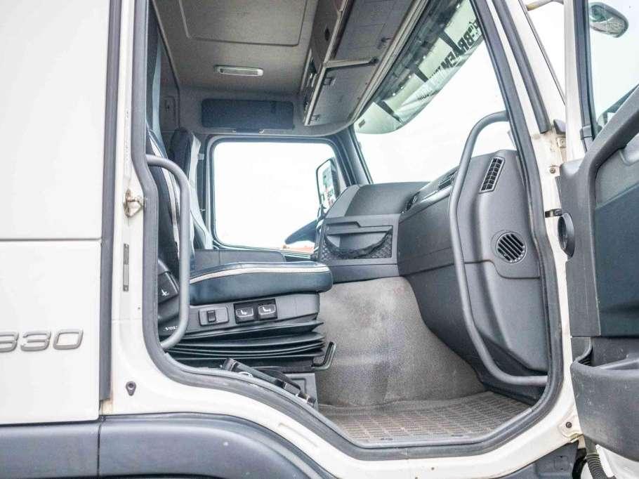Volvo FM 330+10 pneus/tires-intarder Foto 10