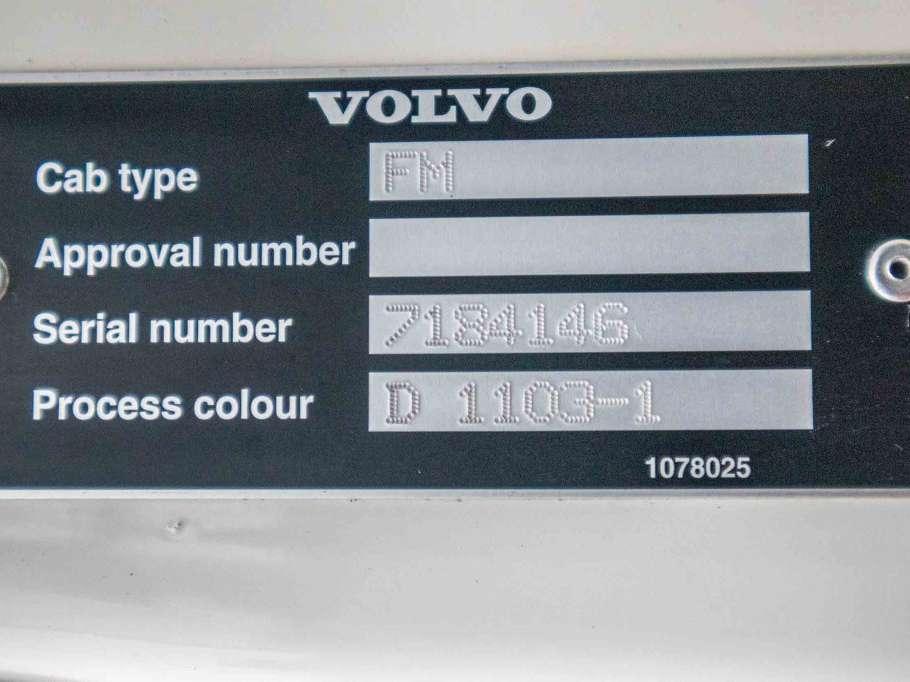 Volvo FM 330+10 pneus/tires-intarder Foto 14