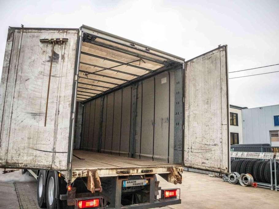 Volvo FM 330+10 pneus/tires-intarder Foto 6