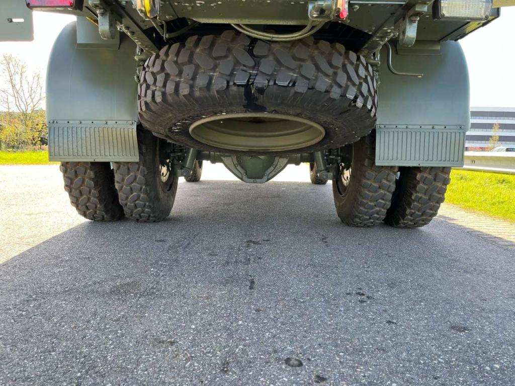 Mercedes-Benz 1017 4X4 ex army reconditioned Foto 13