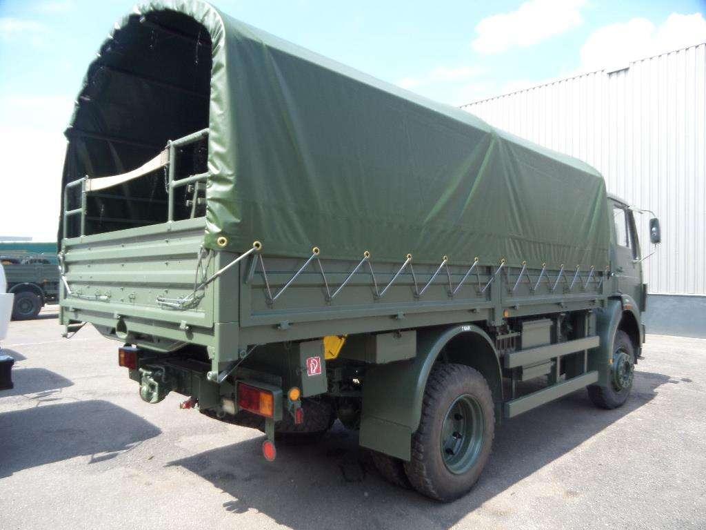 Mercedes-Benz 1017 4X4 ex army reconditioned Foto 19
