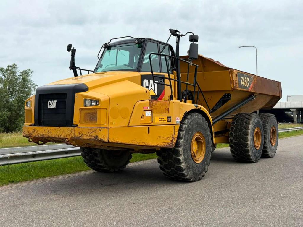 Caterpillar 745C Foto 1