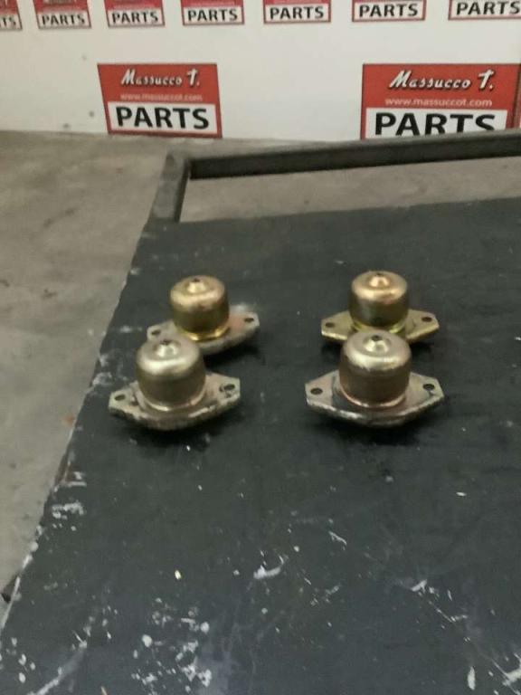 SUPPORTI MOTORE PER YANMAR 4TNE88 Buje Foto 1