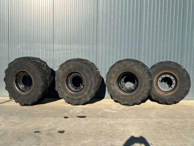 Neumático para Michelin 445/70R19.5 incl. rim vendida por Smitma B.V.