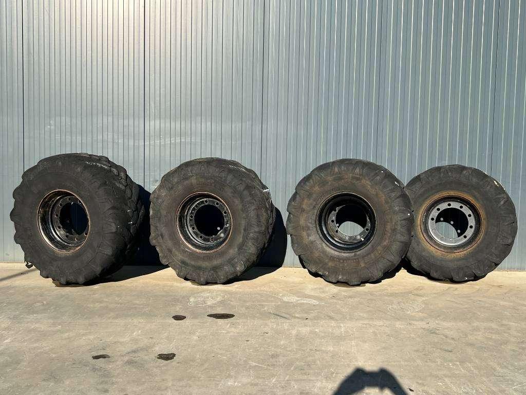Neumático para Michelin 445/70R19.5 incl. rim Foto 1