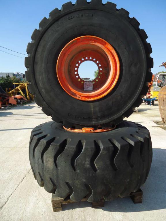 Llanta para Fiat Kobelco W270 Foto 1