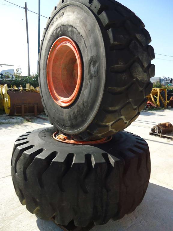 Llanta para Fiat Kobelco W270 Foto 3