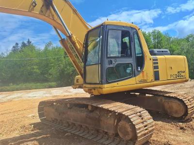 Komatsu PC240NLC-6K vendida por Omeco Spa