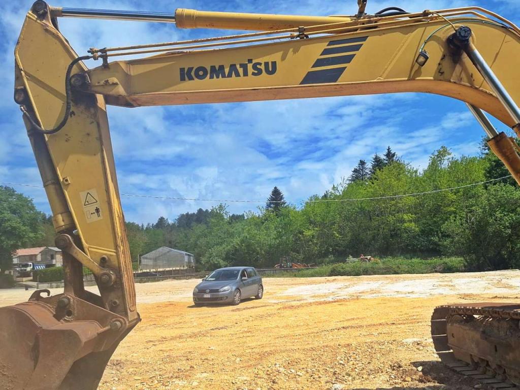 Komatsu PC240NLC-6K Foto 3