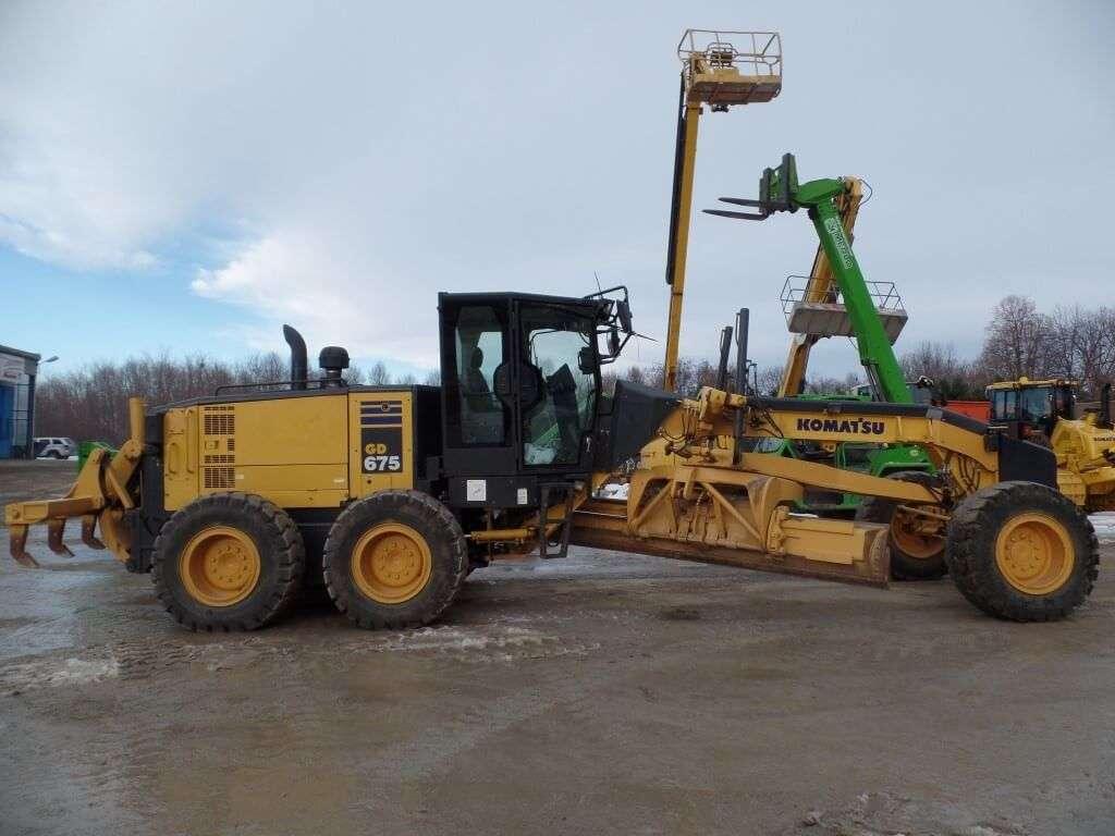 Komatsu GD675-5 Foto 11