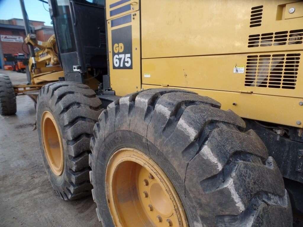 Komatsu GD675-5 Foto 5