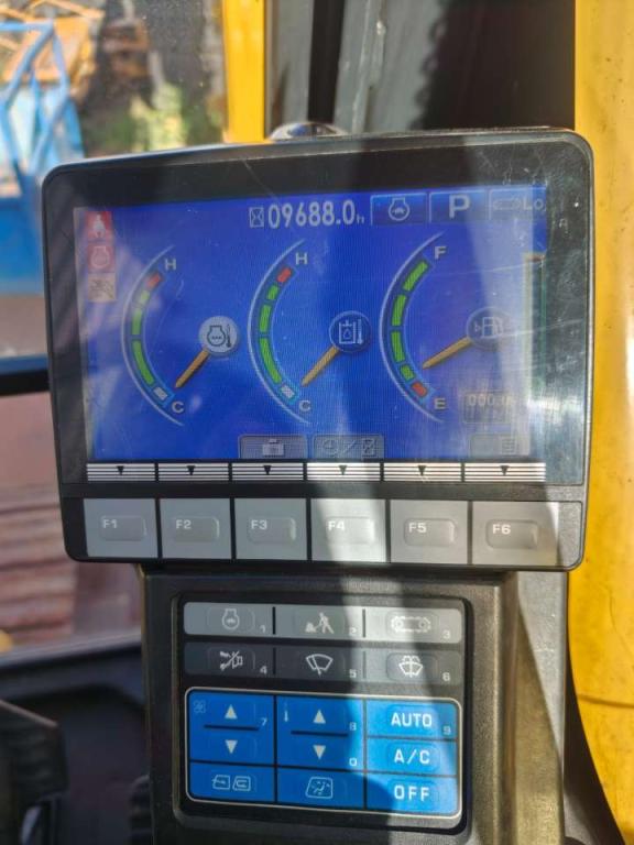 Komatsu PC240 Foto 24
