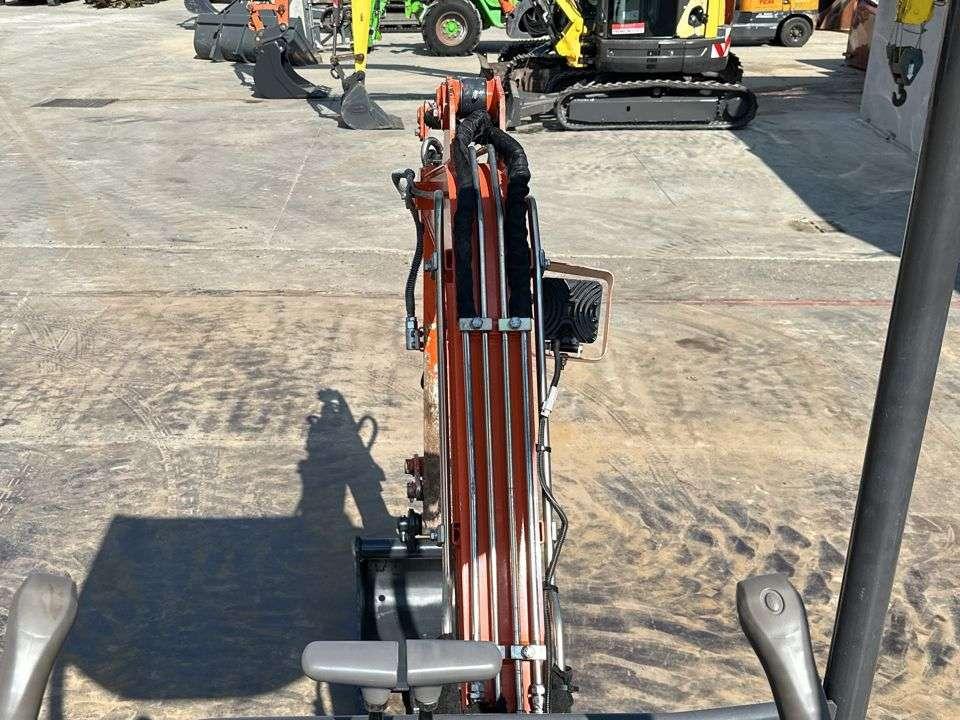 Hitachi ZX17U-5A-YR Foto 14