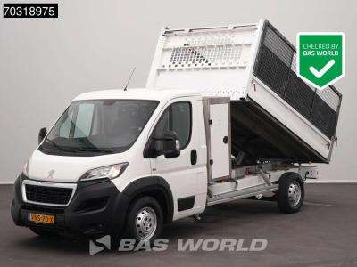 Peugeot Boxer 160PK Kipper met Kist Trekhaak Airco Euro6 Tipper Benne Kieper A/C Towbar vendida por BAS World B.V.