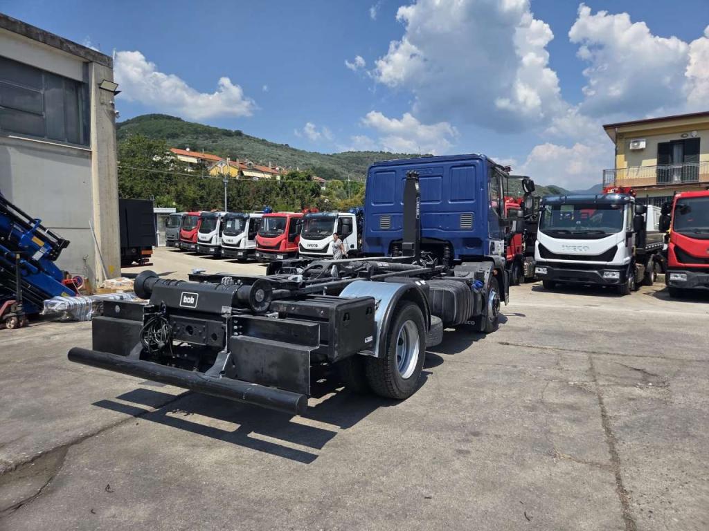Iveco EUROCARGO CUBE 120-220 Foto 10
