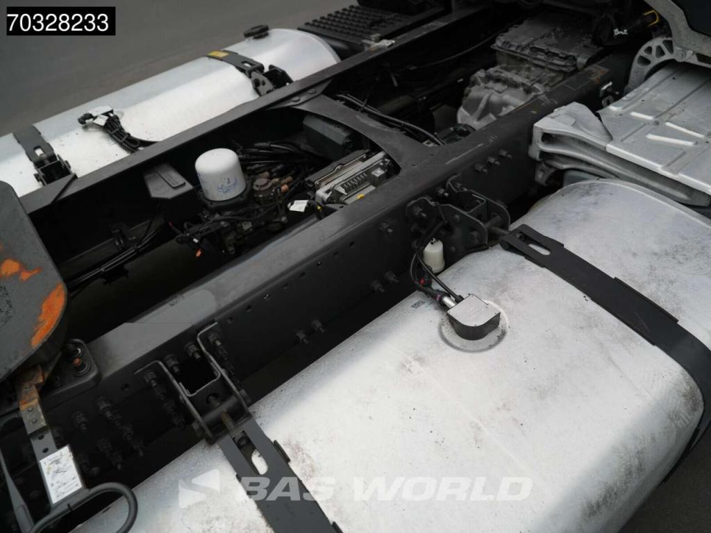 Volvo FH 460 4X2 Mega XL 2x Tanks ACC Navi Foto 17
