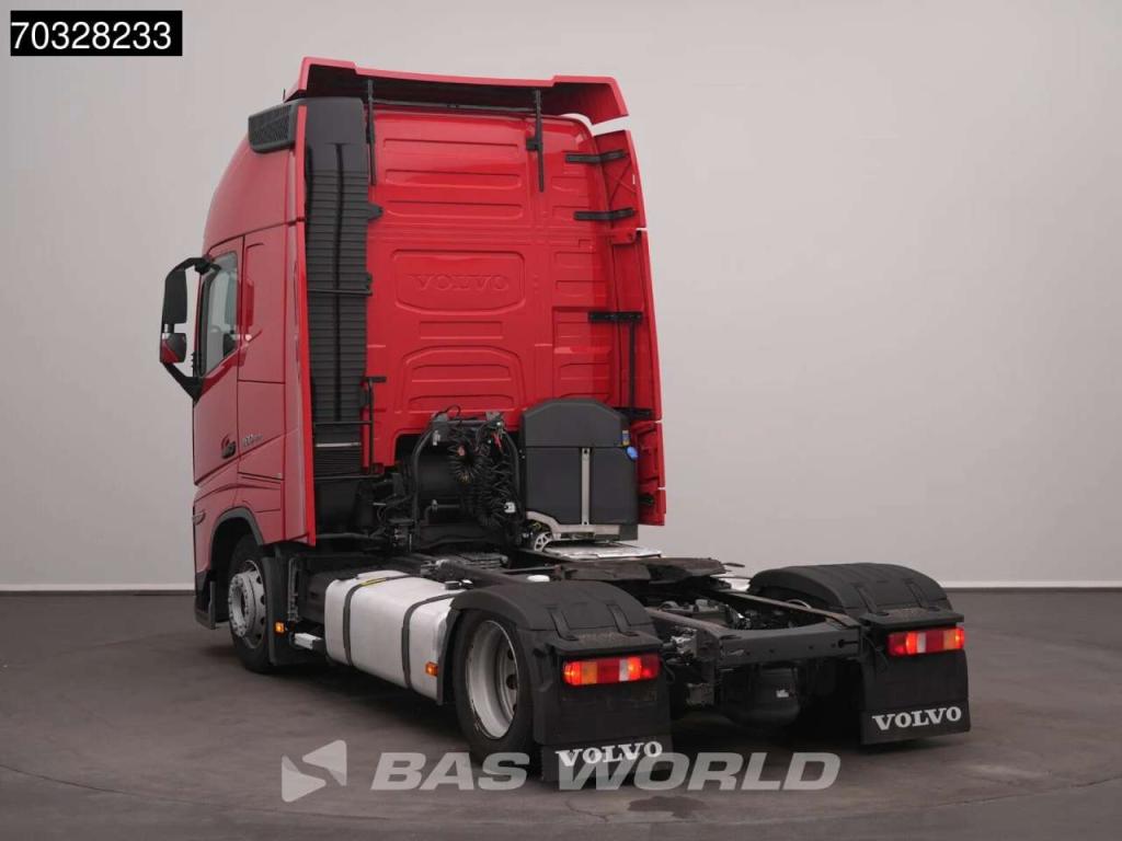 Volvo FH 460 4X2 Mega XL 2x Tanks ACC Navi Foto 2
