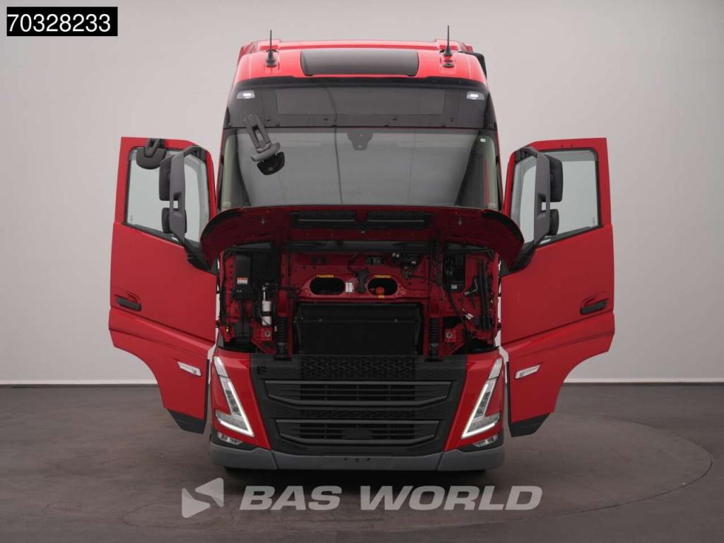 Volvo FH 460 4X2 Mega XL 2x Tanks ACC Navi Foto 8