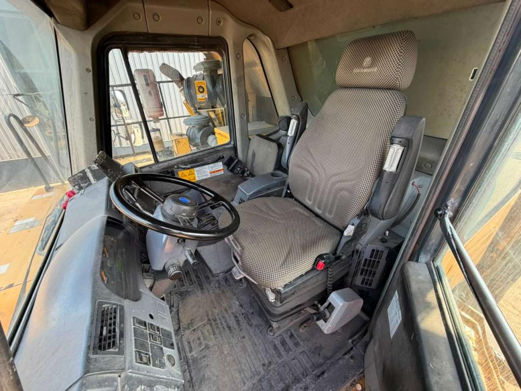 Komatsu HD605-7 Foto 21