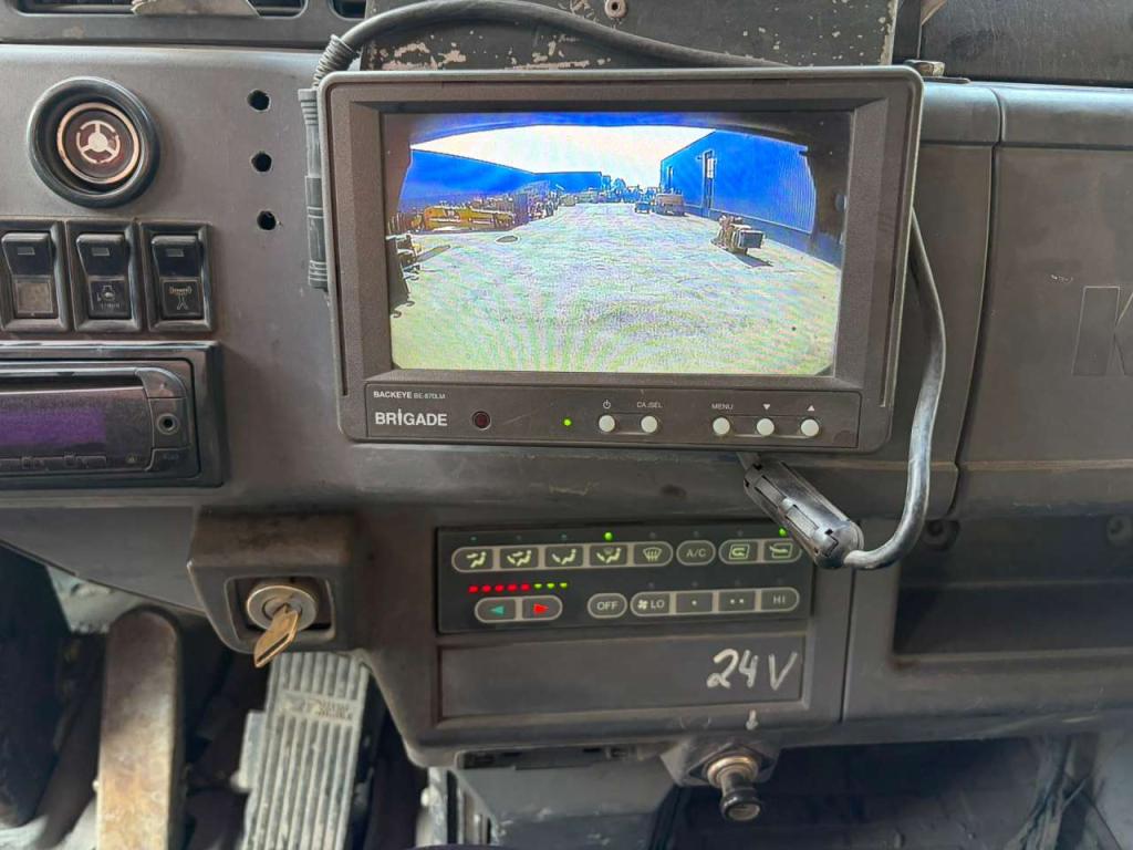 Komatsu HD605-7 Foto 23