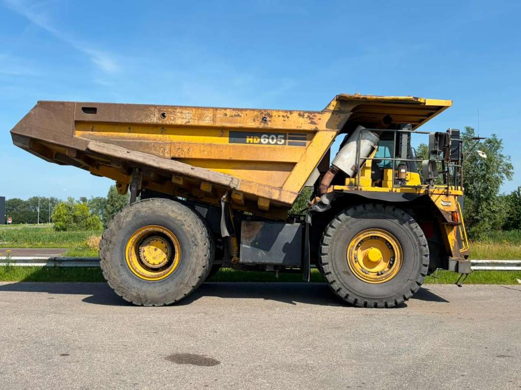 Komatsu HD605-7 Foto 6