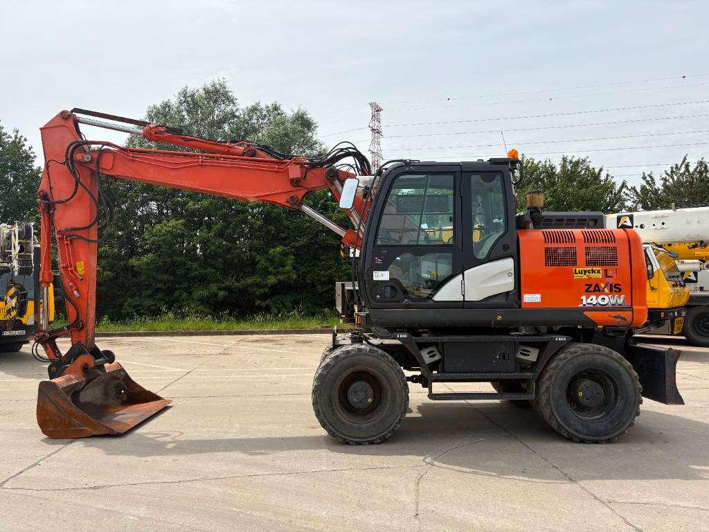 Hitachi ZX 140 W-6 (3 Pieces available) Foto 1