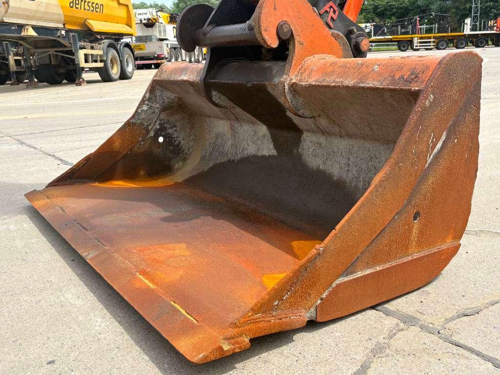 Hitachi ZX 140 W-6 (3 Pieces available) Foto 15