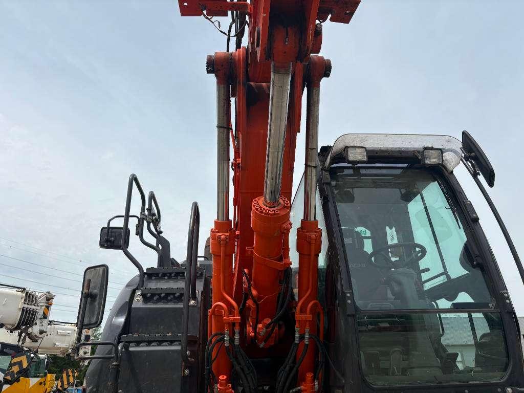 Hitachi ZX 140 W-6 (3 Pieces available) Foto 17