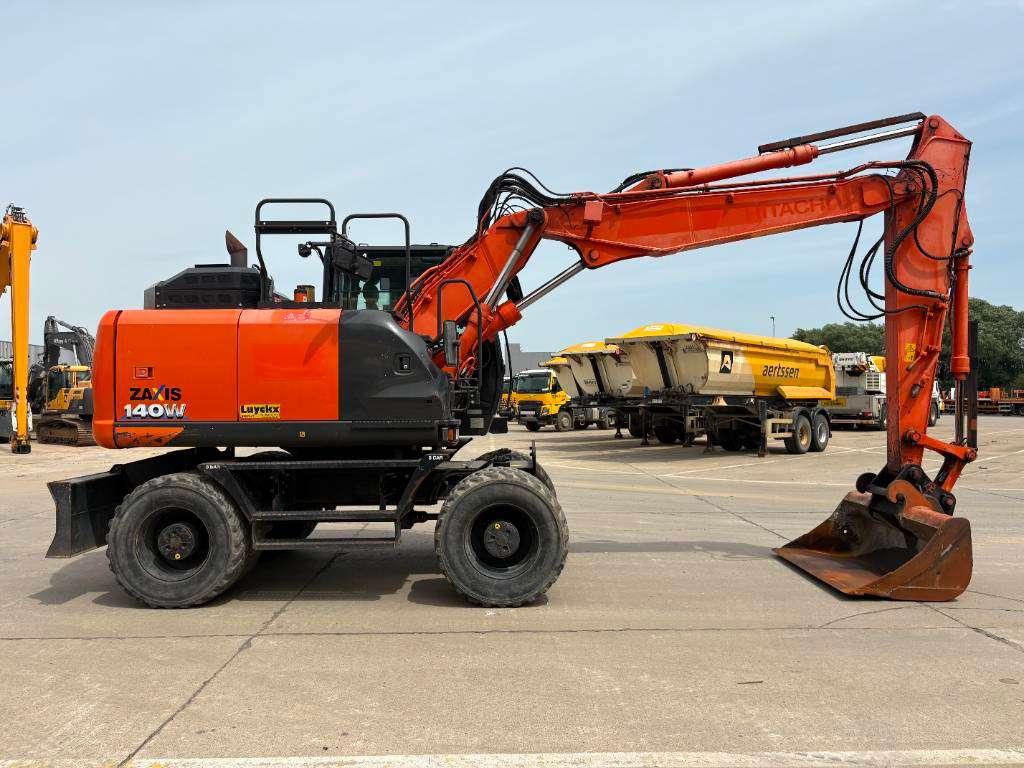 Hitachi ZX 140 W-6 (3 Pieces available) Foto 4