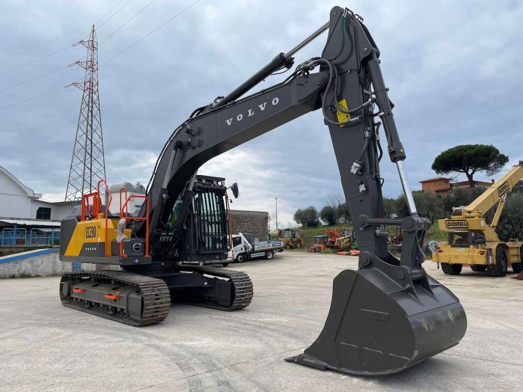 Volvo EC230FNL-5 Foto 3