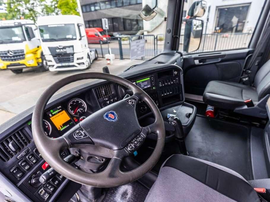 Scania R580-6x4-Intarder-BIG AXLES Foto 15