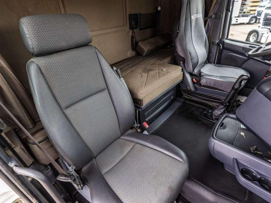 Scania R580-6x4-Intarder-BIG AXLES Foto 23