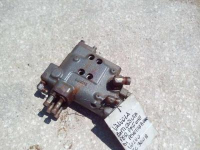 Válvula anticaída para cilindro de penetración para Volvo EC360B vendida por OLM 90 Srl