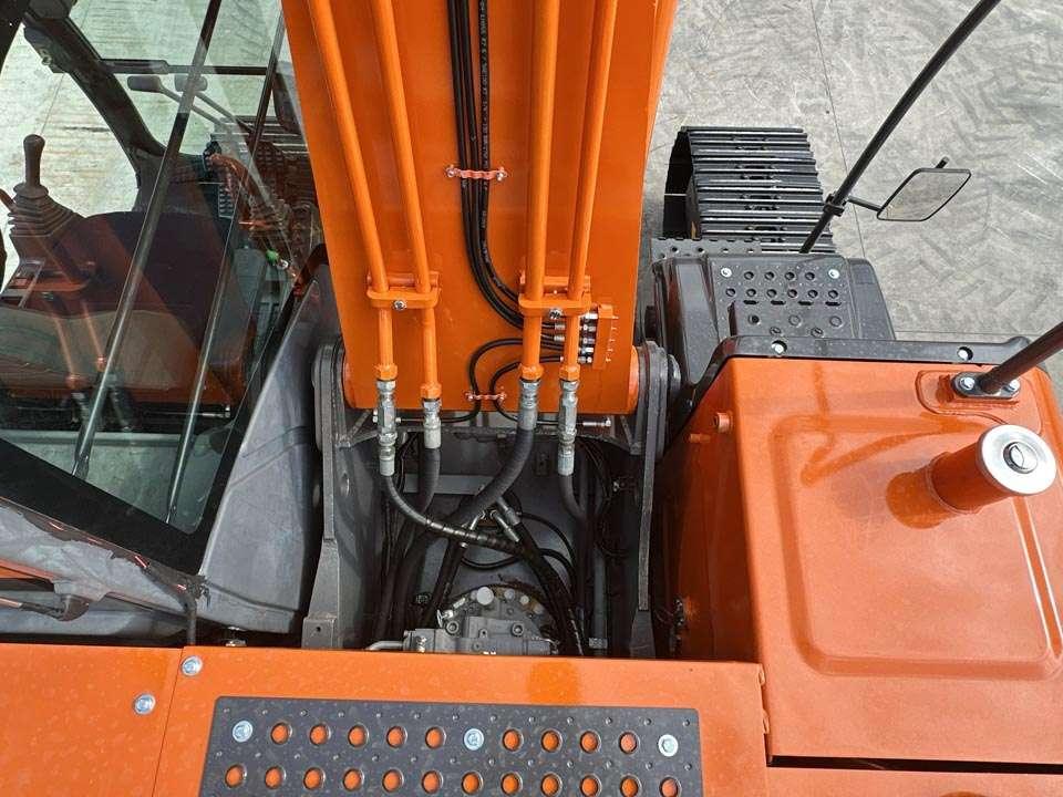Hitachi ZX210LC-3 SLF Foto 11