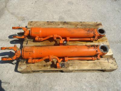 Cilndro de levantamiento para Fiat Hitachi W130 vendida por OLM 90 Srl