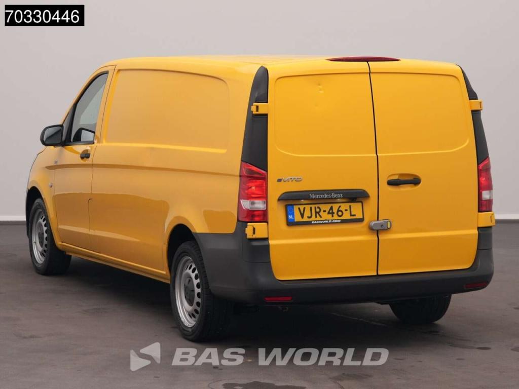 Mercedes-Benz eVito Elektrisch 41kWh 150km WLTP Airco Camera APK 03-2027 Airco Foto 6