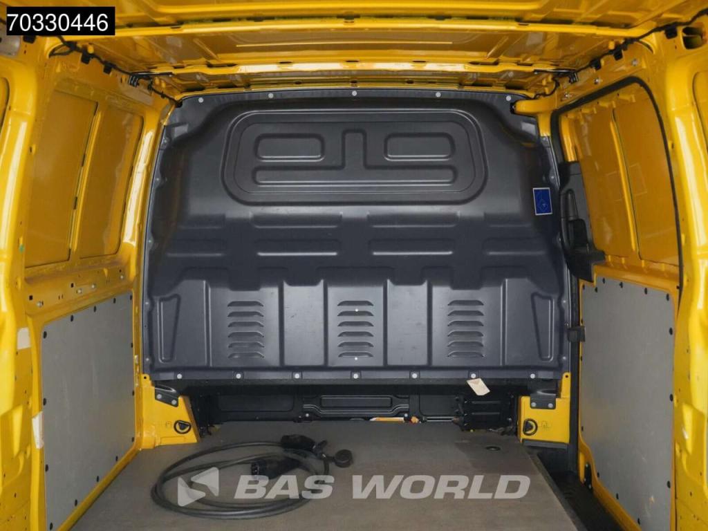 Mercedes-Benz eVito Elektrisch 41kWh 150km WLTP Airco Camera APK 03-2027 Airco Foto 8