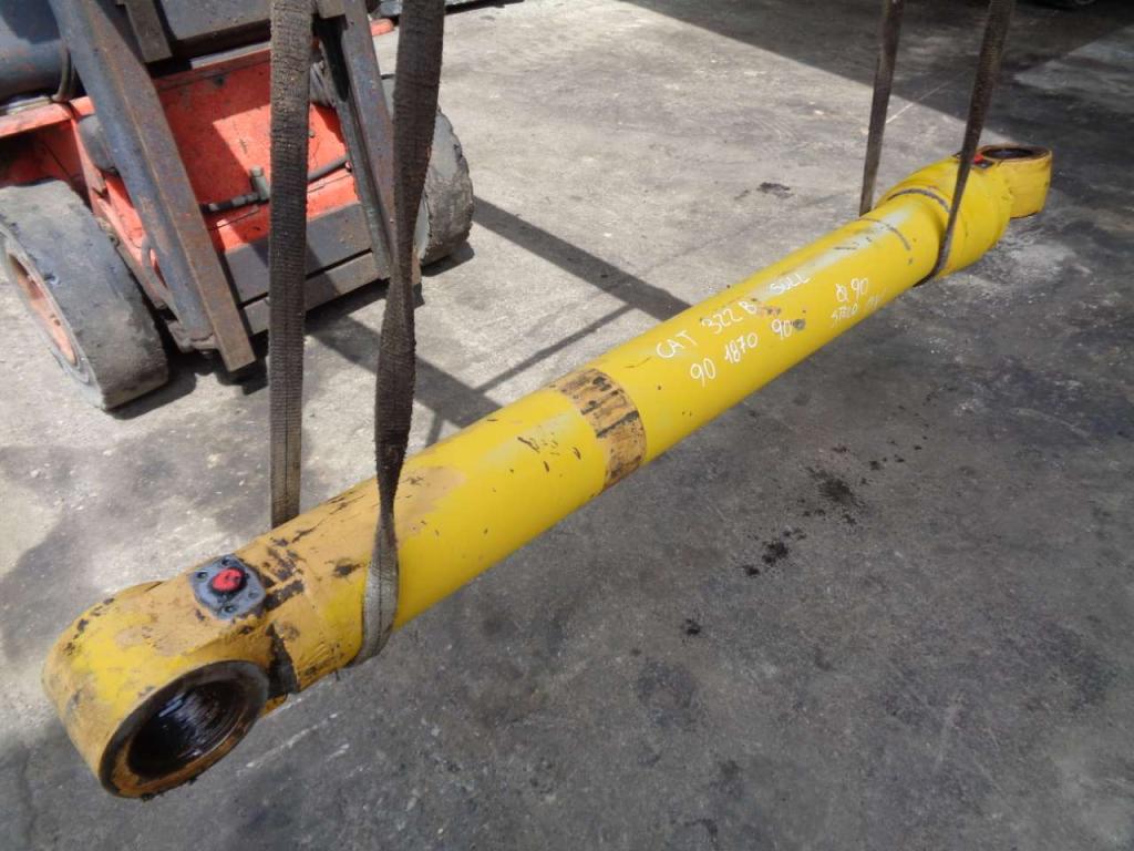 Cilndro de levantamiento para Caterpillar 322 B Foto 3