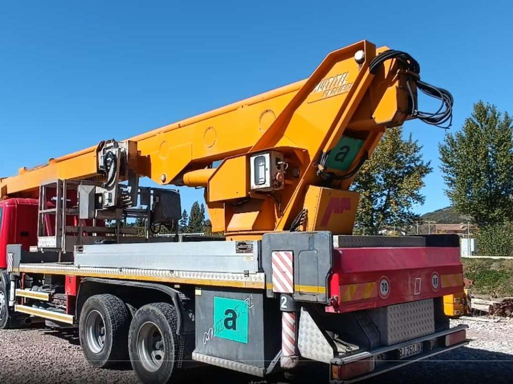 Scania J 340  TA Foto 3
